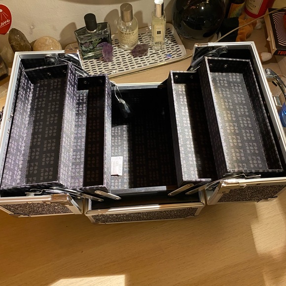 Caboodles Adored Pebble Holographic Train Case - Picture 6 of 9